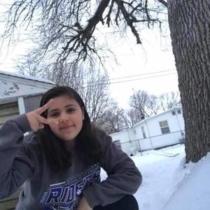 Meet your Posher, Estefania
